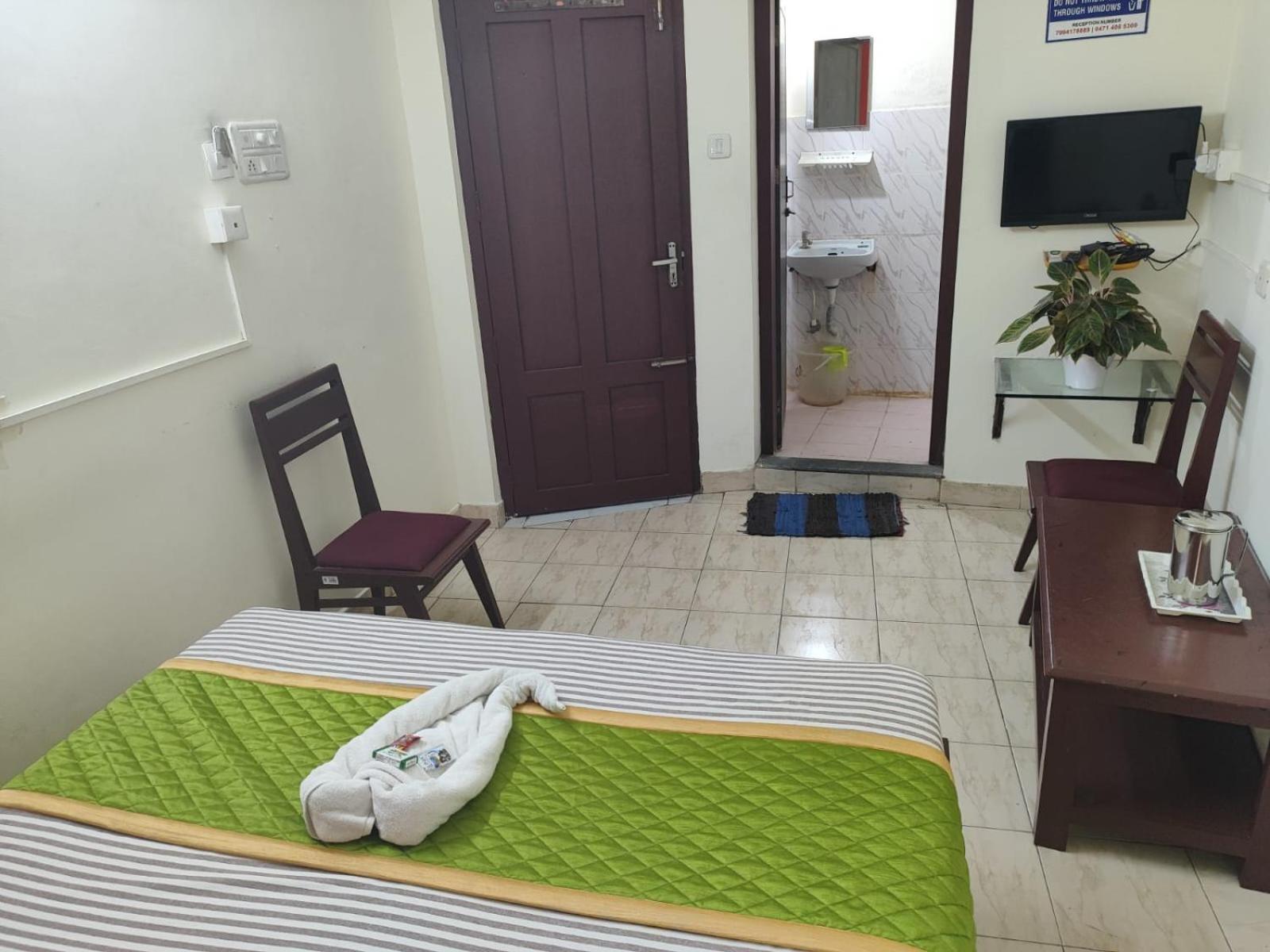 Hotel Gamas Inn Thiruvananthapuram Ngoại thất bức ảnh