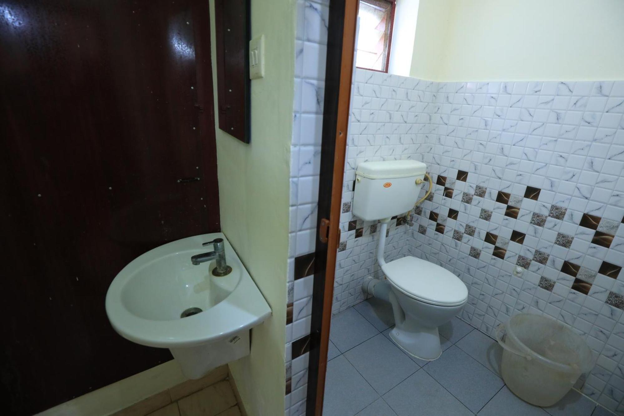 Hotel Gamas Inn Thiruvananthapuram Ngoại thất bức ảnh